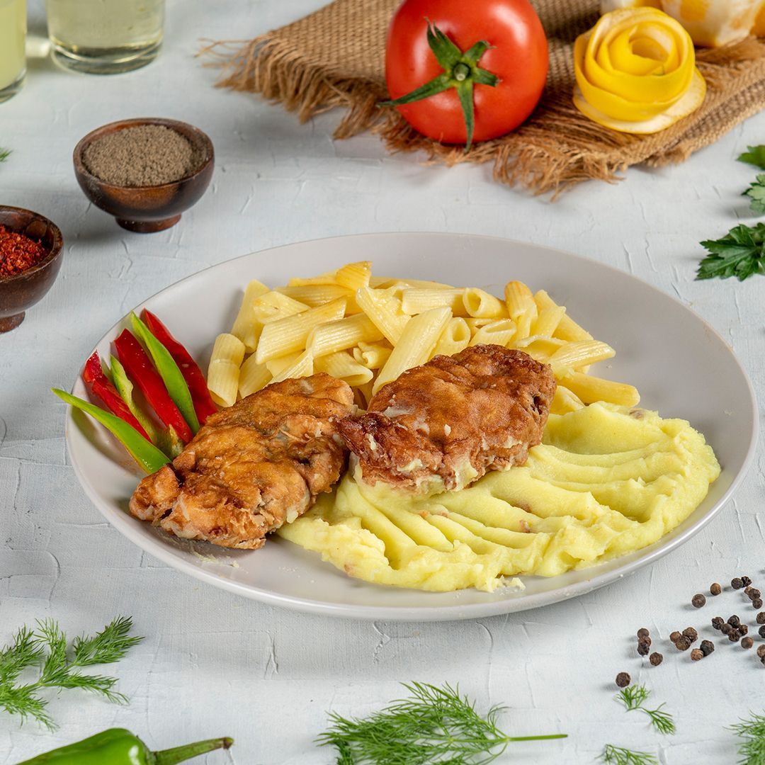 Püreli Kadın Budu Köfte&Makarna