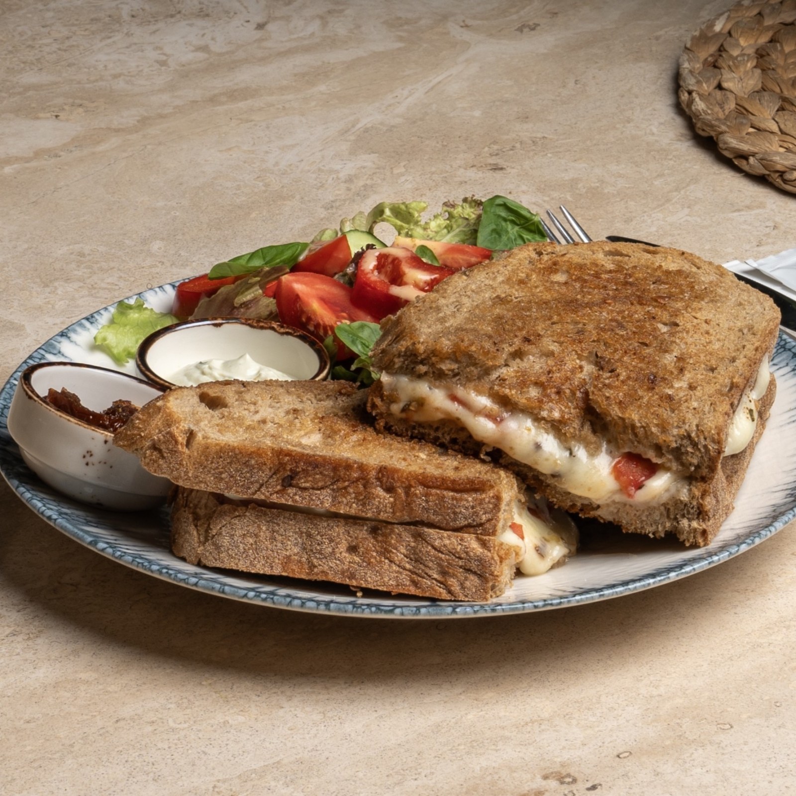 Tulum Peynirli Domatesli Tost