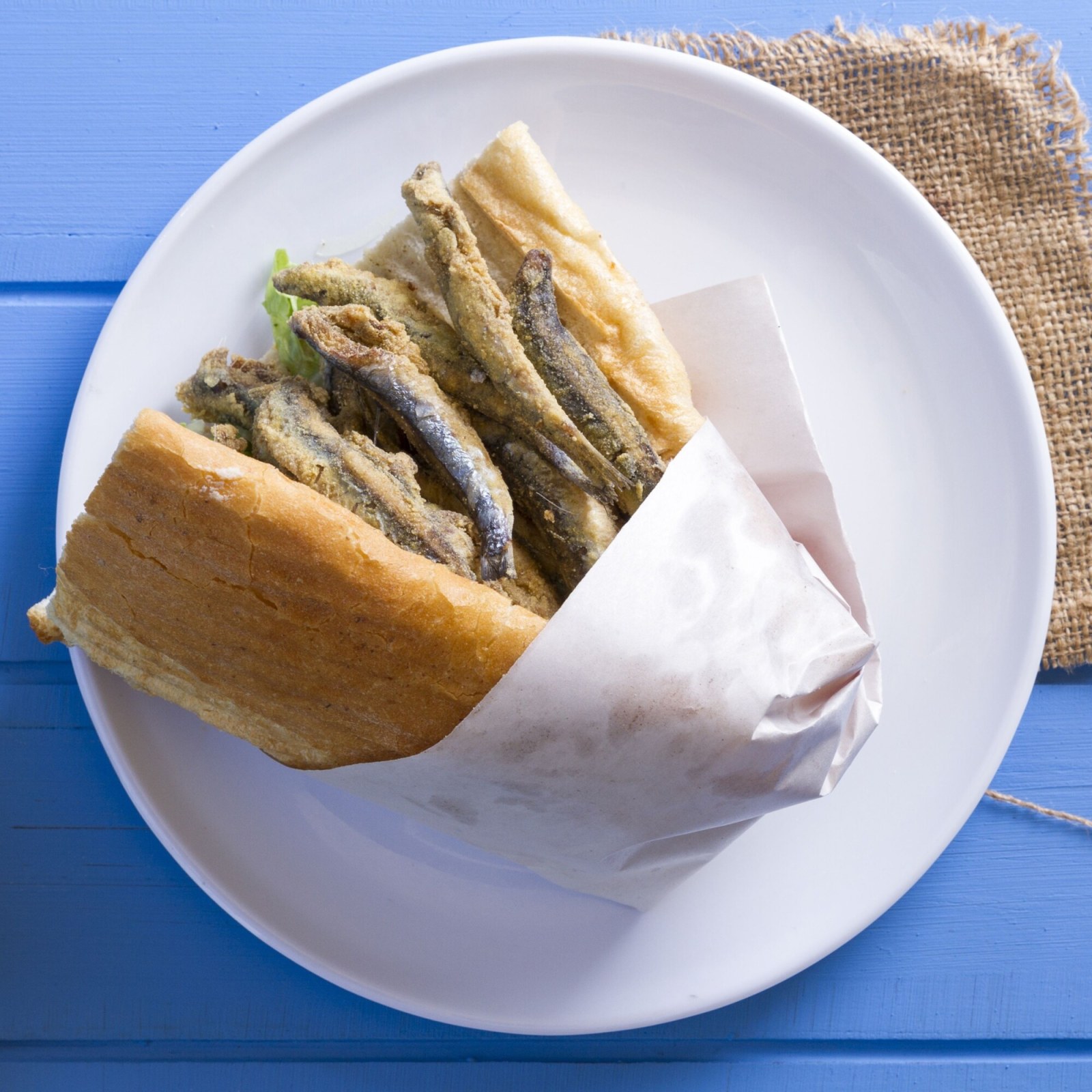 EKMEK ARASI HAMSİ