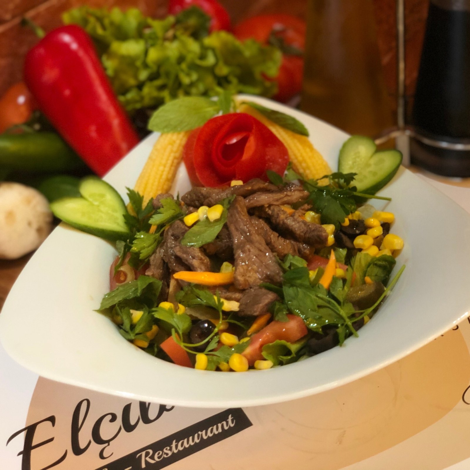 Acılı Biftekli Salata