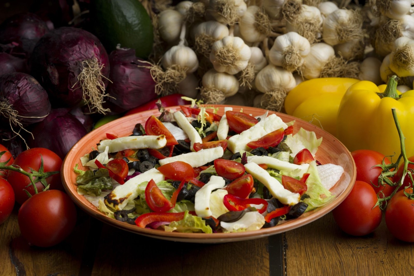 Hellim & Zeytin Salata