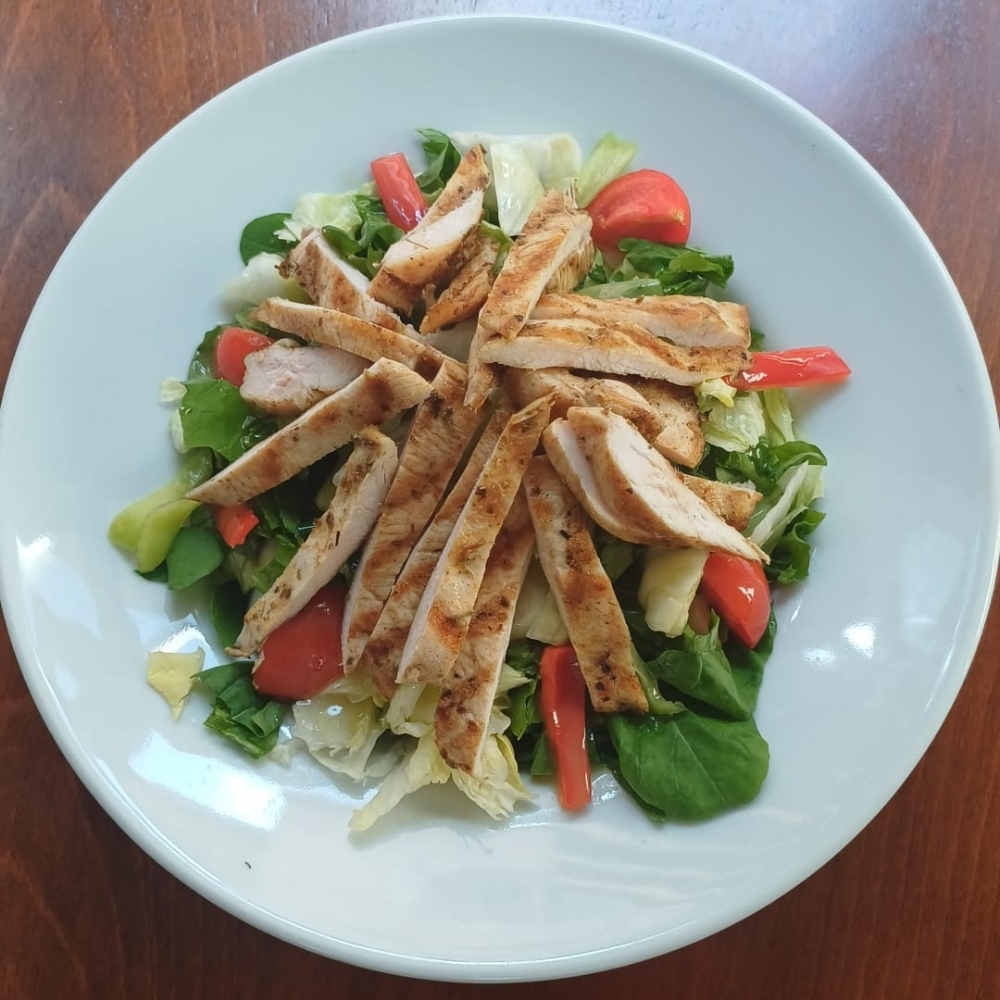 Tavuklu Yeşil Salata