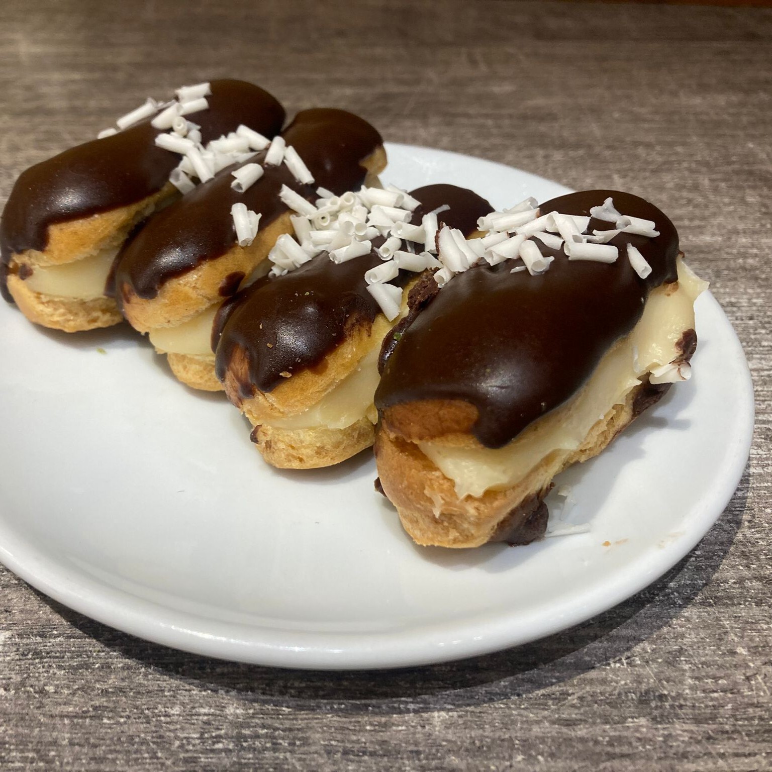 Beyaz Dolgulu Ekler - (250 gr)