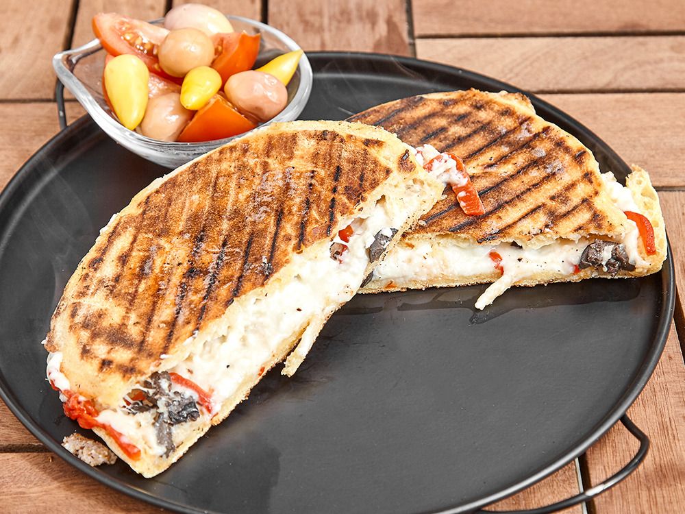 Kaşarlı Bazlama Tost