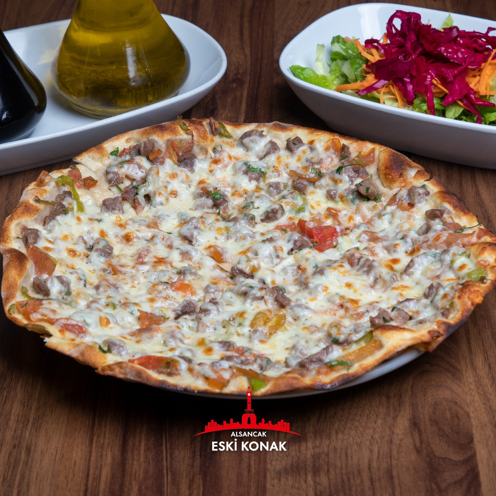 Kuşbaşılı Kaşarlı Lahmacun