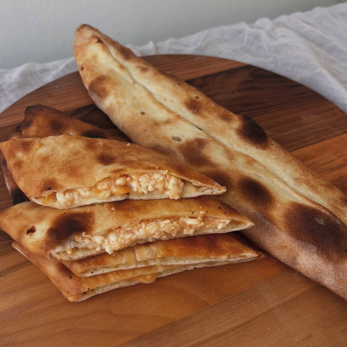 Peynirli Kır Pidesi