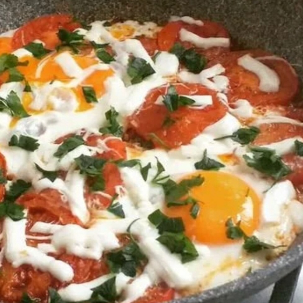 Domatesli Sarmısaklı Omlet