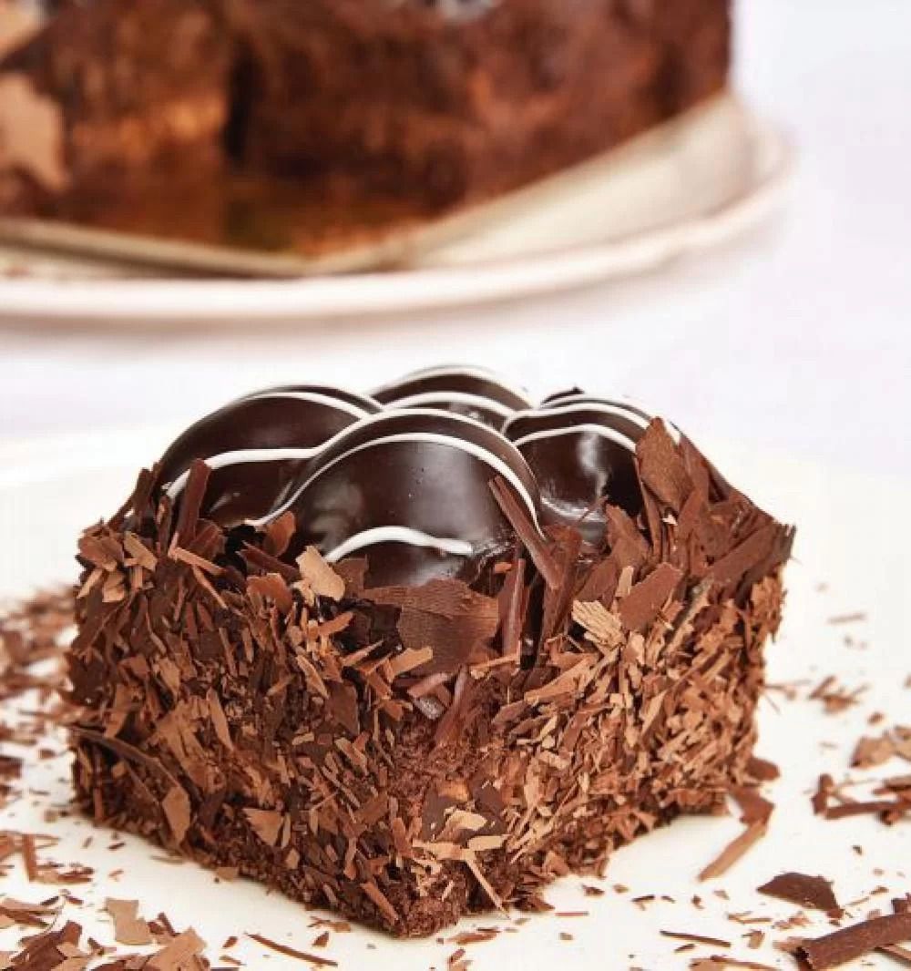 Çikolatalı Profiterollü Pasta