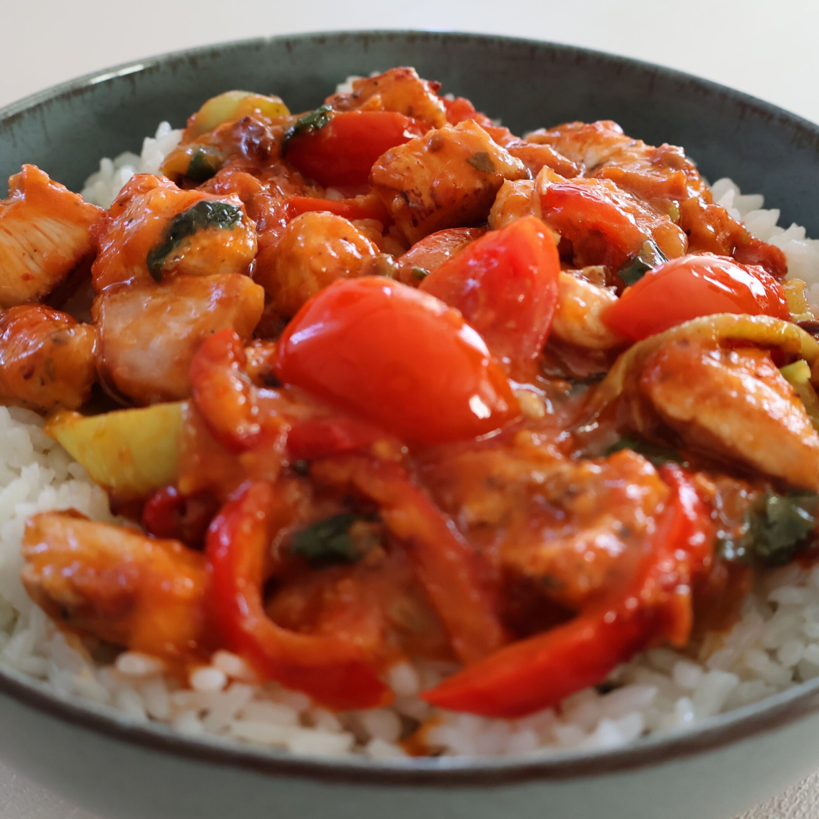 Pilav üstü Sweet Chili Soslu Tavuk Menü