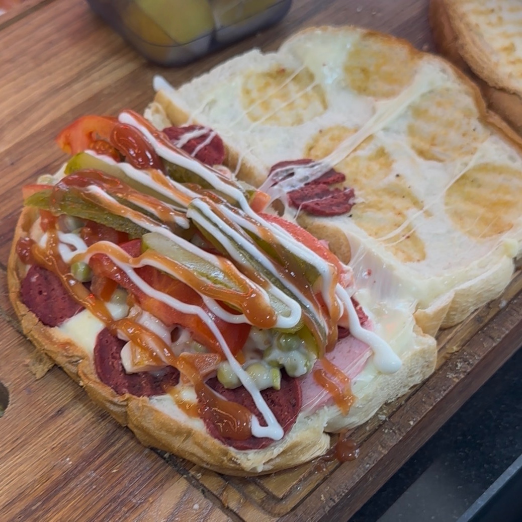 Ayvalık Tost