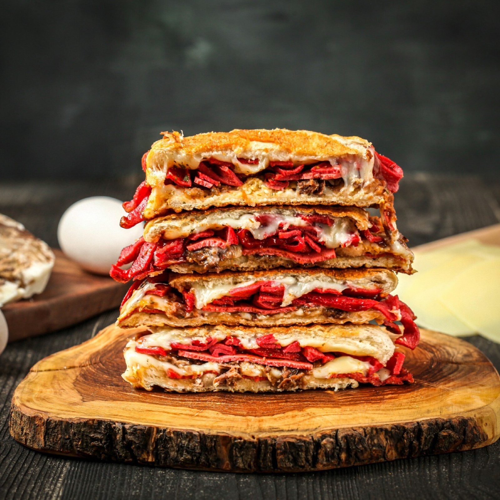 Kavurmalı Yumurtasız Atom Tost