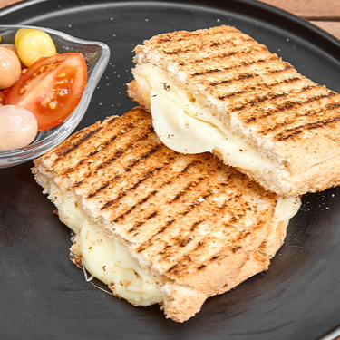 AYVALIK TOST EKMEĞİNE KAŞARLI TOST