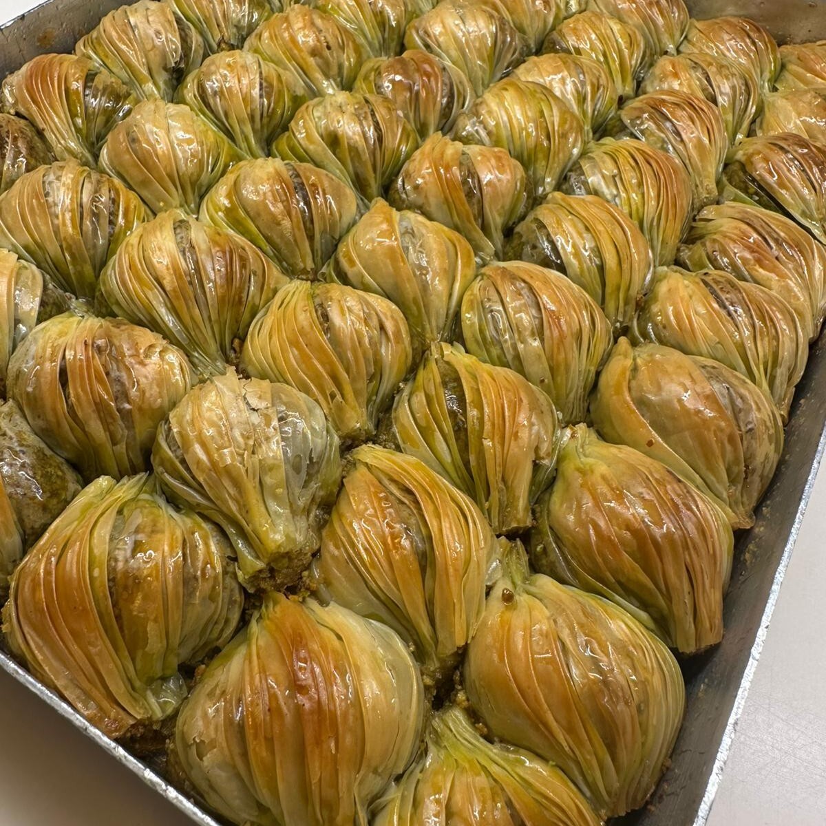 Tereyağlı Fıstıklı Midye (1 Kg.)