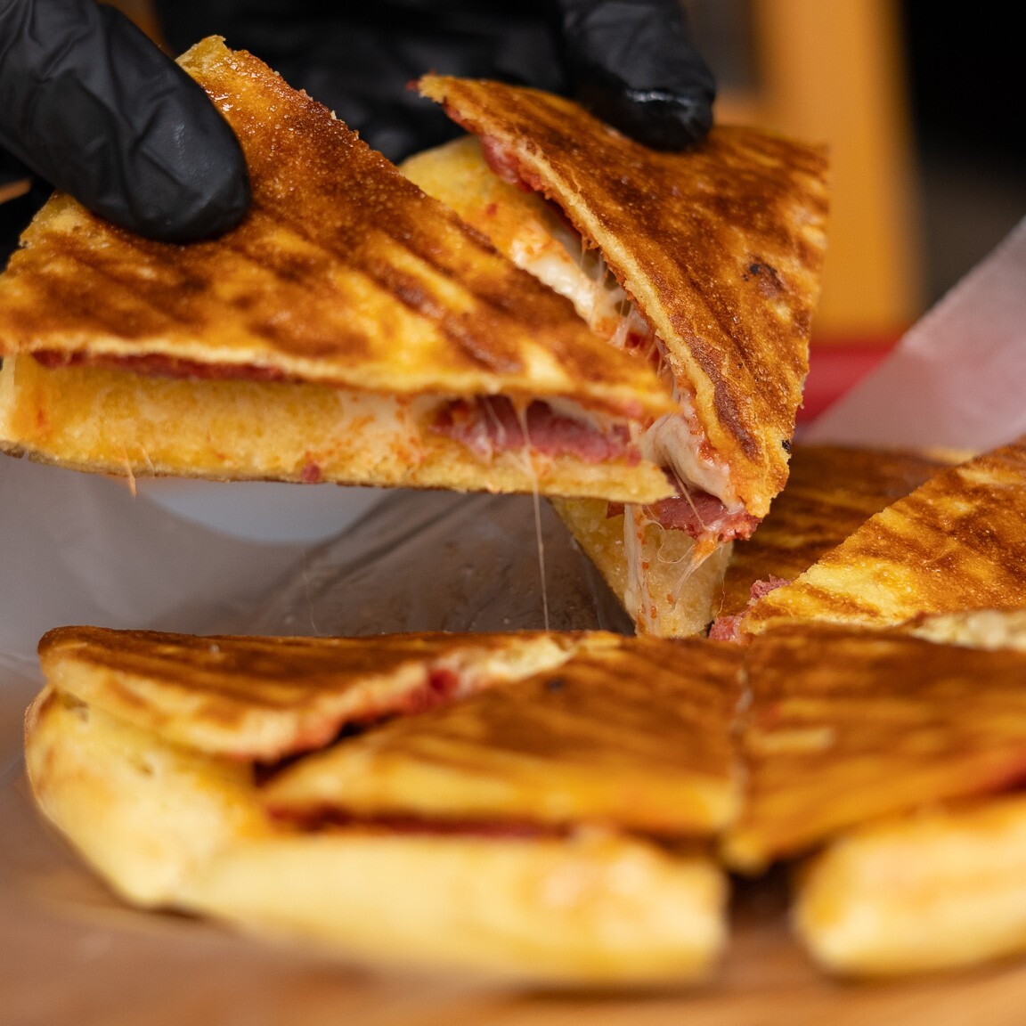 Sucuk Kaşar Bazlama Tost Menü