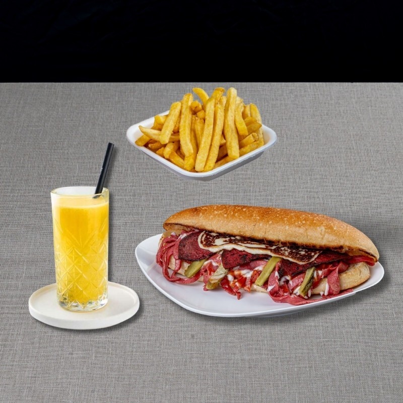 Kahvaltı Dev Kumru Sandviç Menü