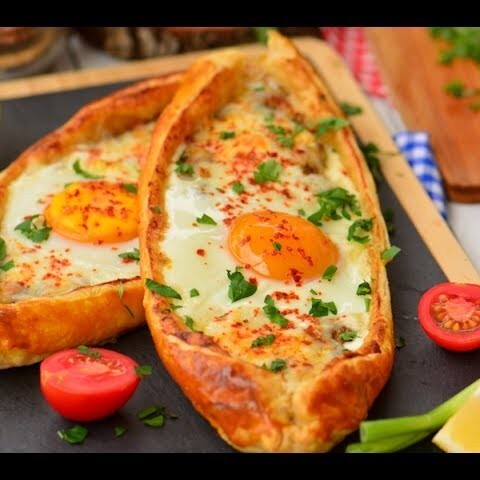 Kaşarlı Yumurtalı Pide