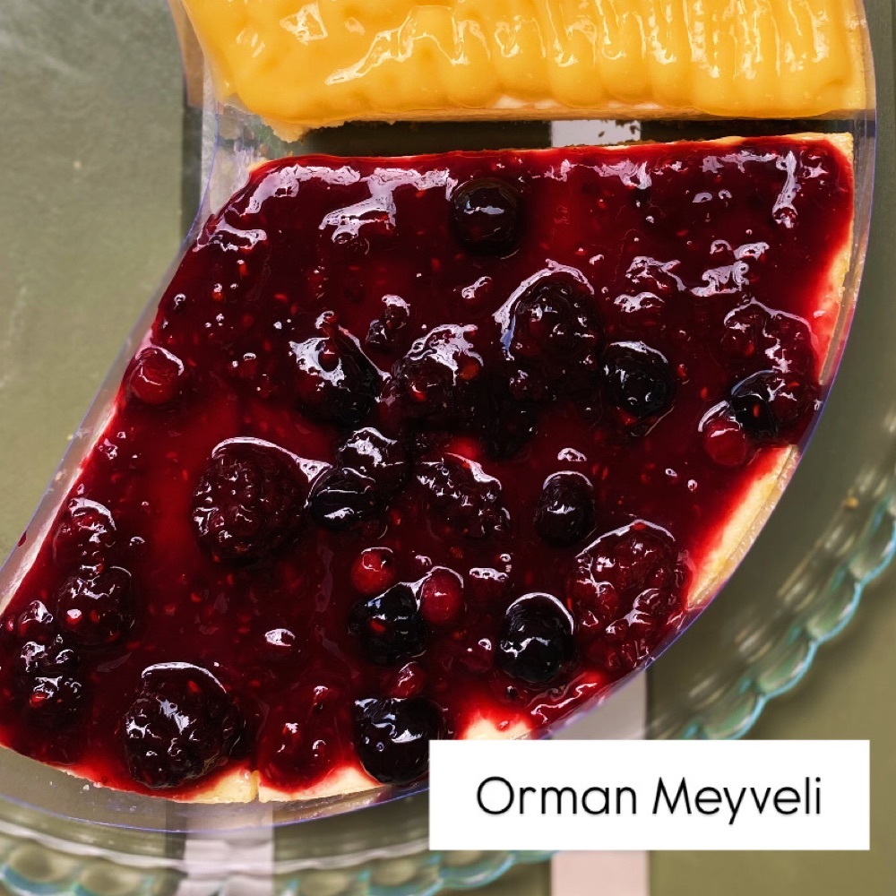 Orman Meyveli Cheesecake (Dilim)