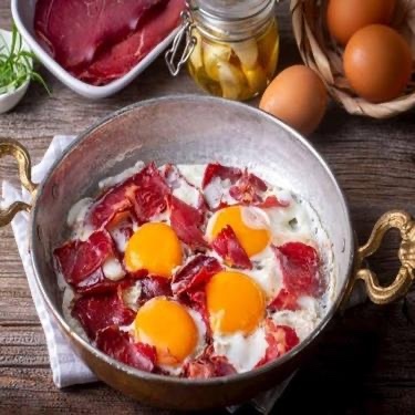 Pastırmalı Yumurta