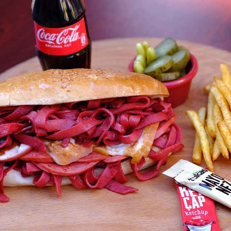 Tam Ekmek Kumru Menü