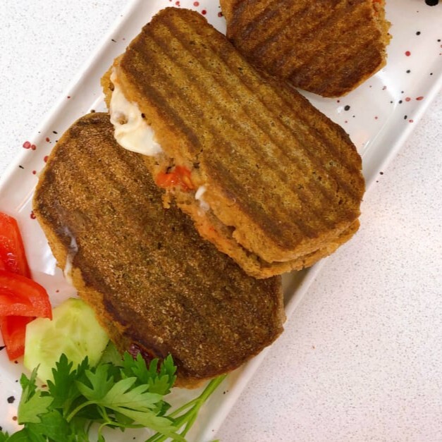 Light Tost (Çavdar Ekmeğine Ezine peyniri)
