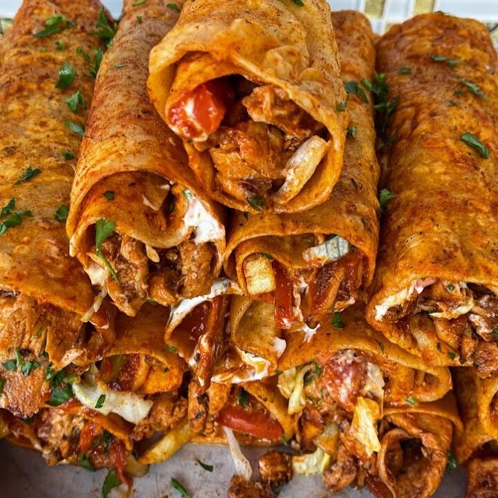 Hatay Usulü Efsane Soslu Tavuk Döner Dürüm