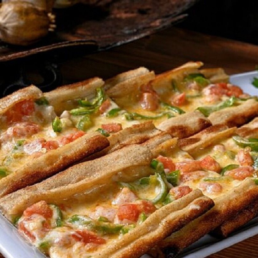 Sebzeli Kaşarlı Pide