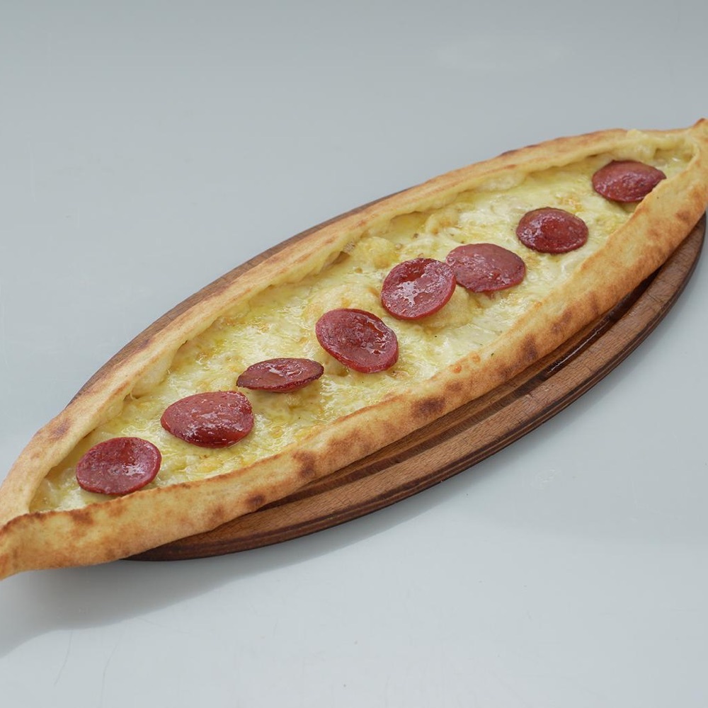 Sucuklu Kaşarlı Pide
