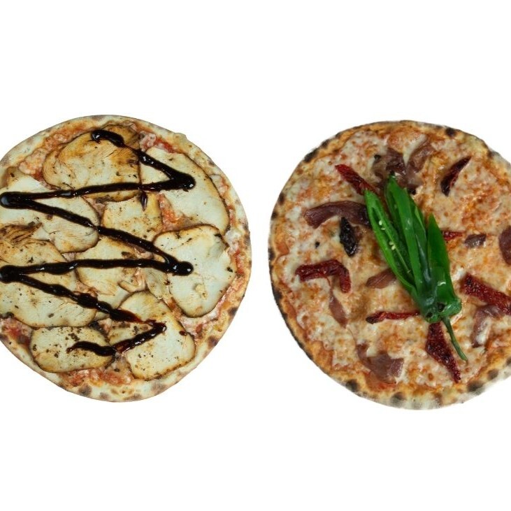 Akdeniz Usulü Pizza (Küçük Boy) + BBQ Soslu Tavuk Pizza (Orta Boy)
