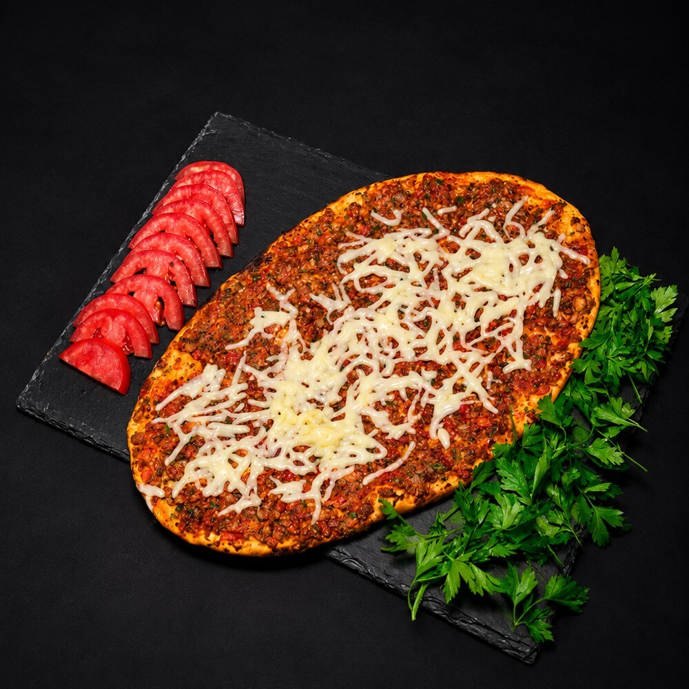 Kaşarlı Tavuk Lahmacun