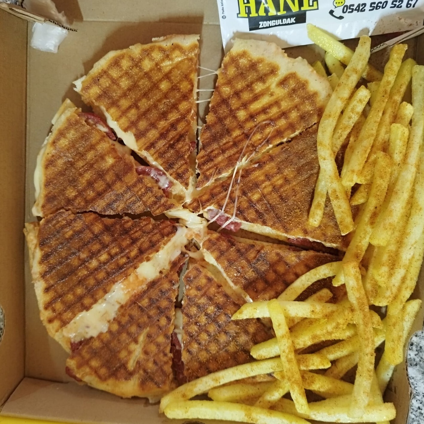 Pastırmalı Bazlama Tost