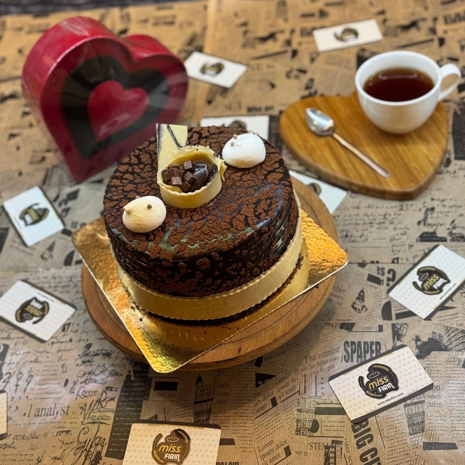 Muzlu Çikolatalı Pasta (7 - 8 Kişilik)