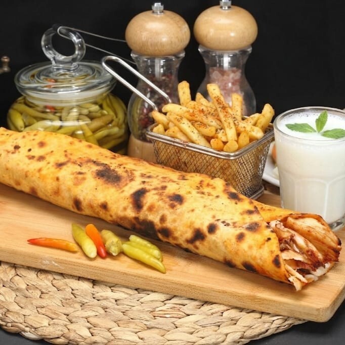 Hatay Usulü Mega (40 cm) Tavuk Döner Dürüm (150 gr) + Patates + Ayran (170 ml)