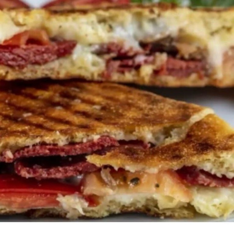 Sucuklu Yumurtalı Kaşarlı Tost