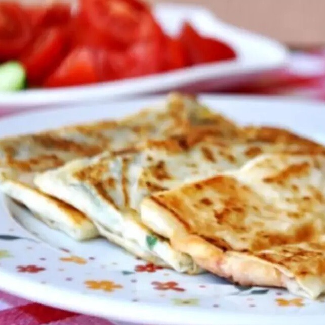 Gözleme ( Beyaz Peynir + Kavurmalı)