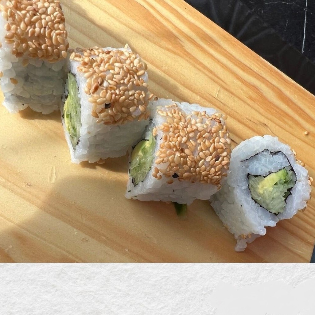 Avocado Roll (8 pcs.)