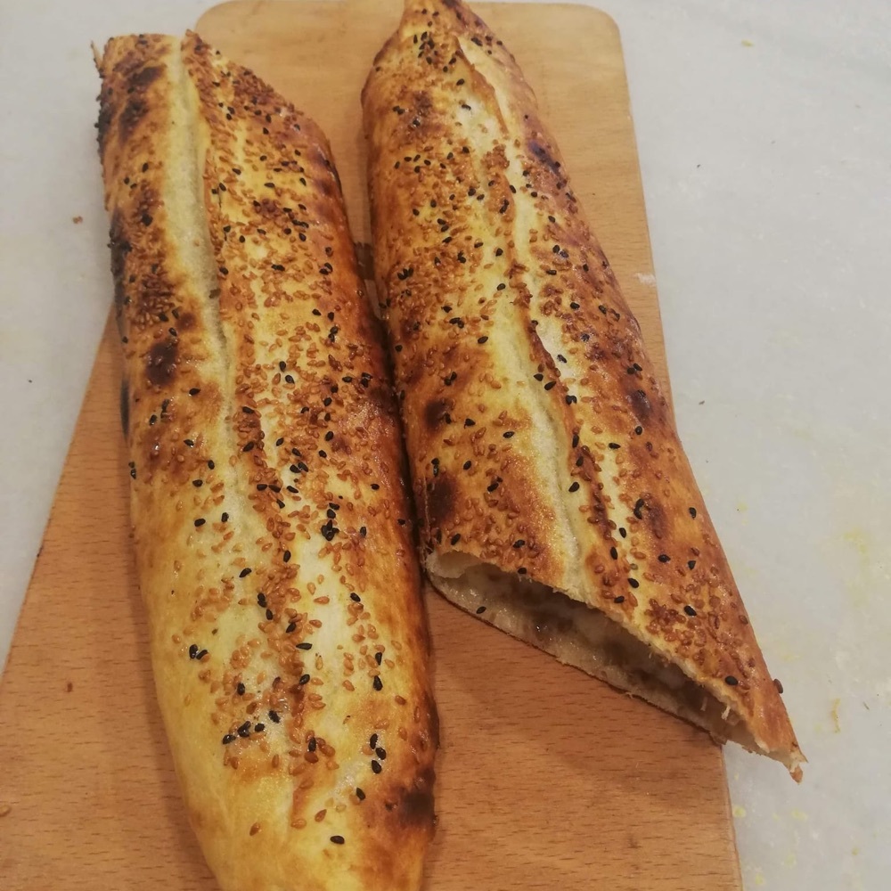 Kavurma Kaşarlı Pide