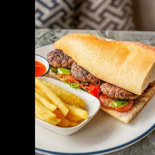 Yarım Ekmek Arası Köfte&Patates Kızartması&Max Fly Cola&Su&Höşmerim