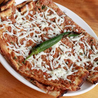 Kıymalı Kaşarlı Pide