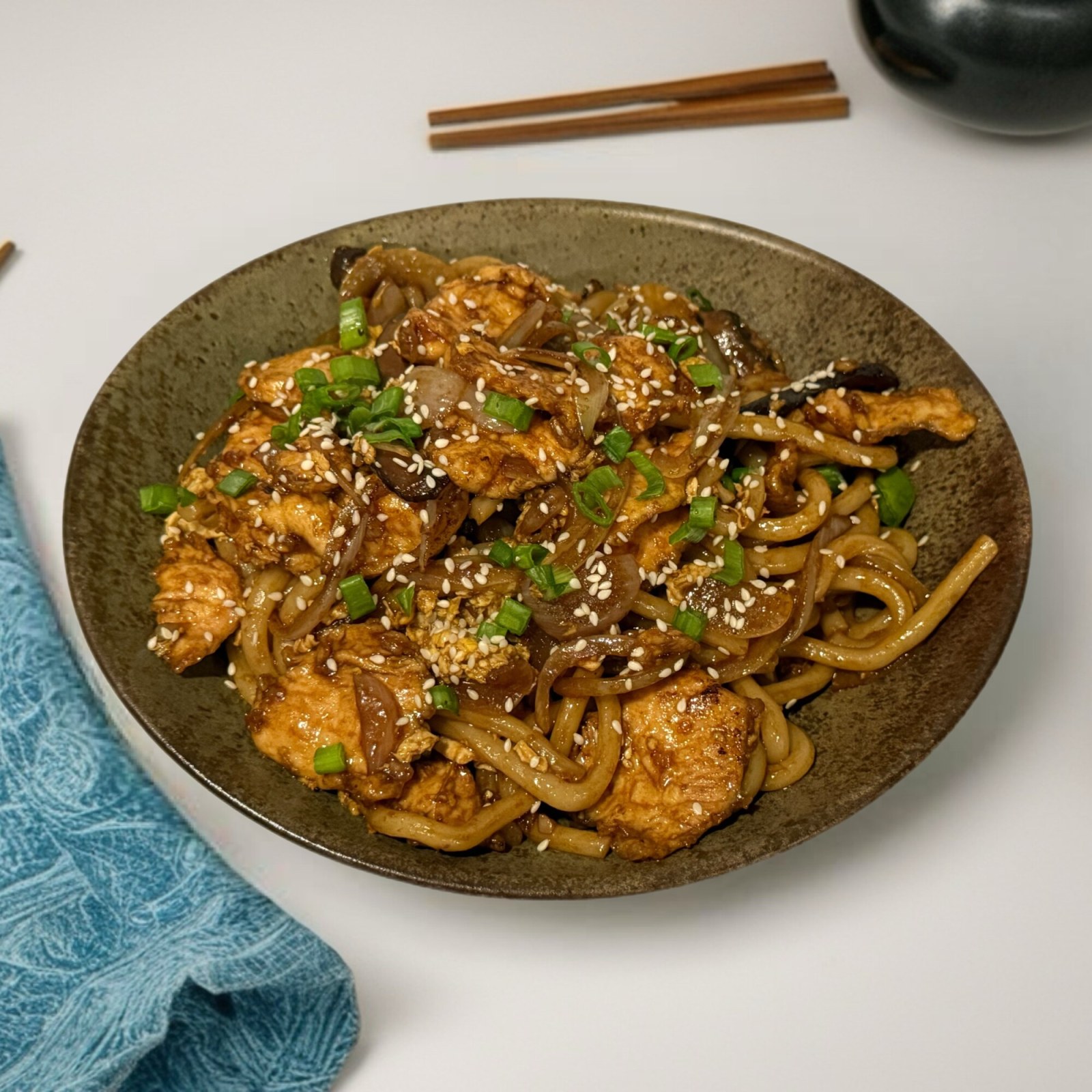 Kore Usulü Tavuklu Udon