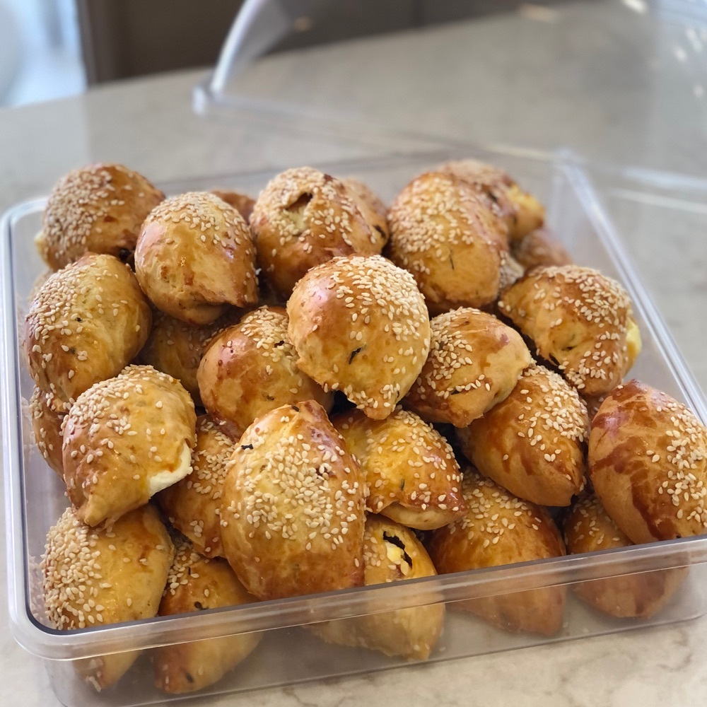 Kuru Domatesli, Taze Kekikli, Lane Peynirli Poğaça (500 gr)