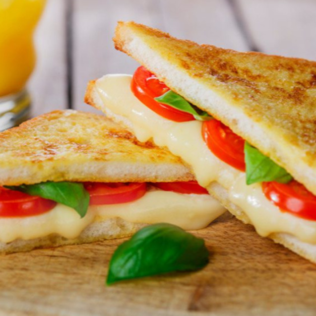 Peynirli Domatesli Tost