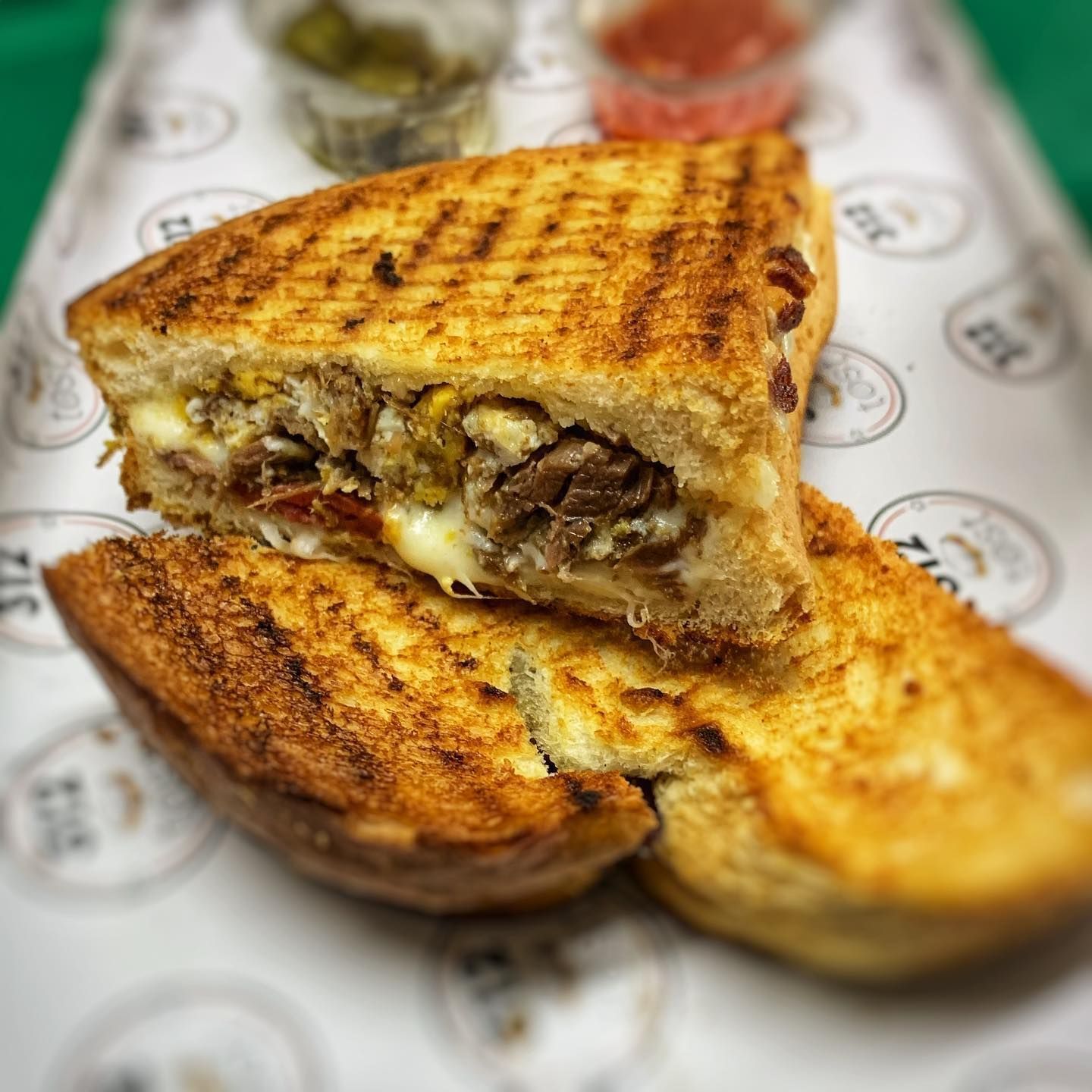 Kavurmalı Yumurtalı DAMAK CATLATAN Tost