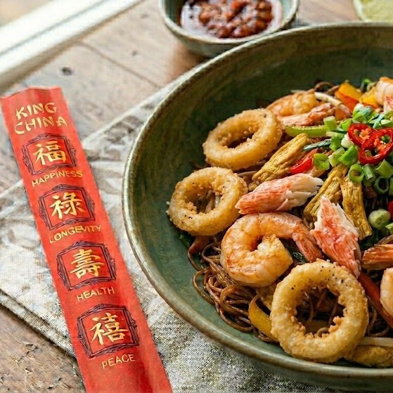 Singapur Usulü Deniz Mahsullü Noodle
