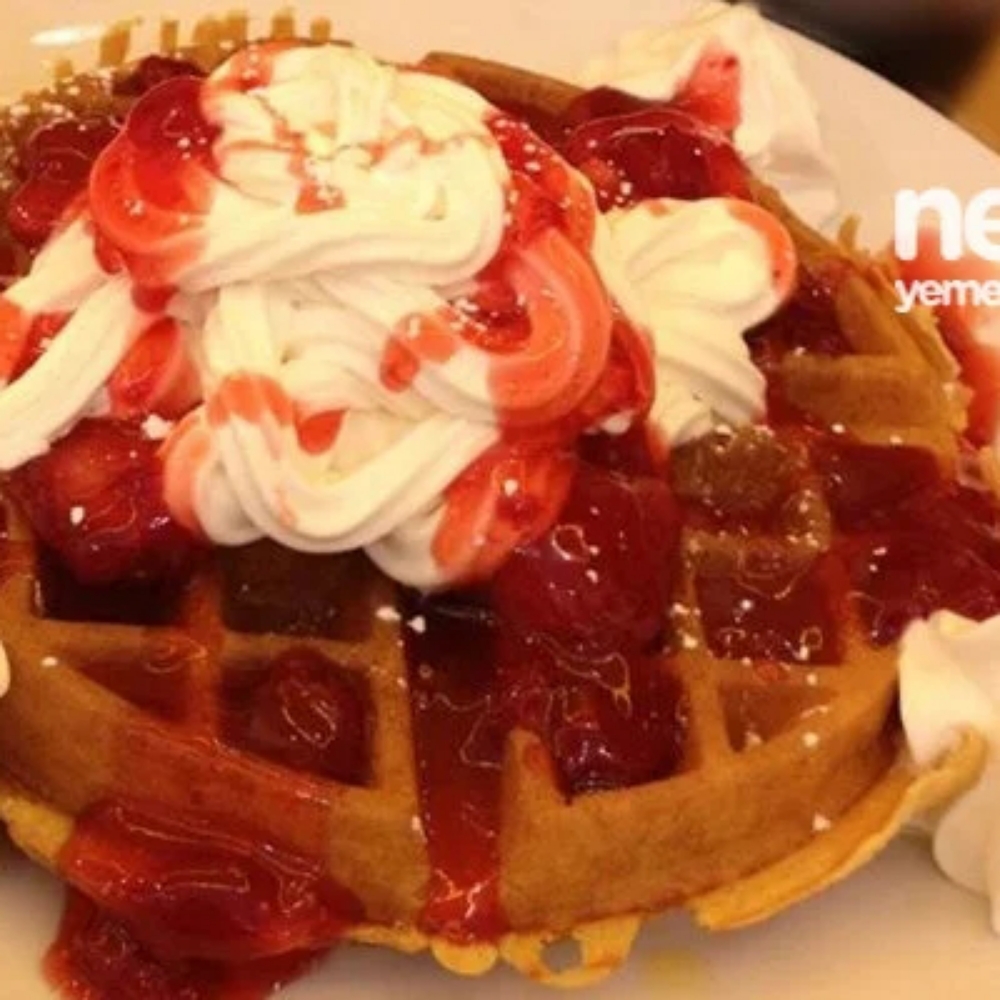 Vişne Reçelli Waffle