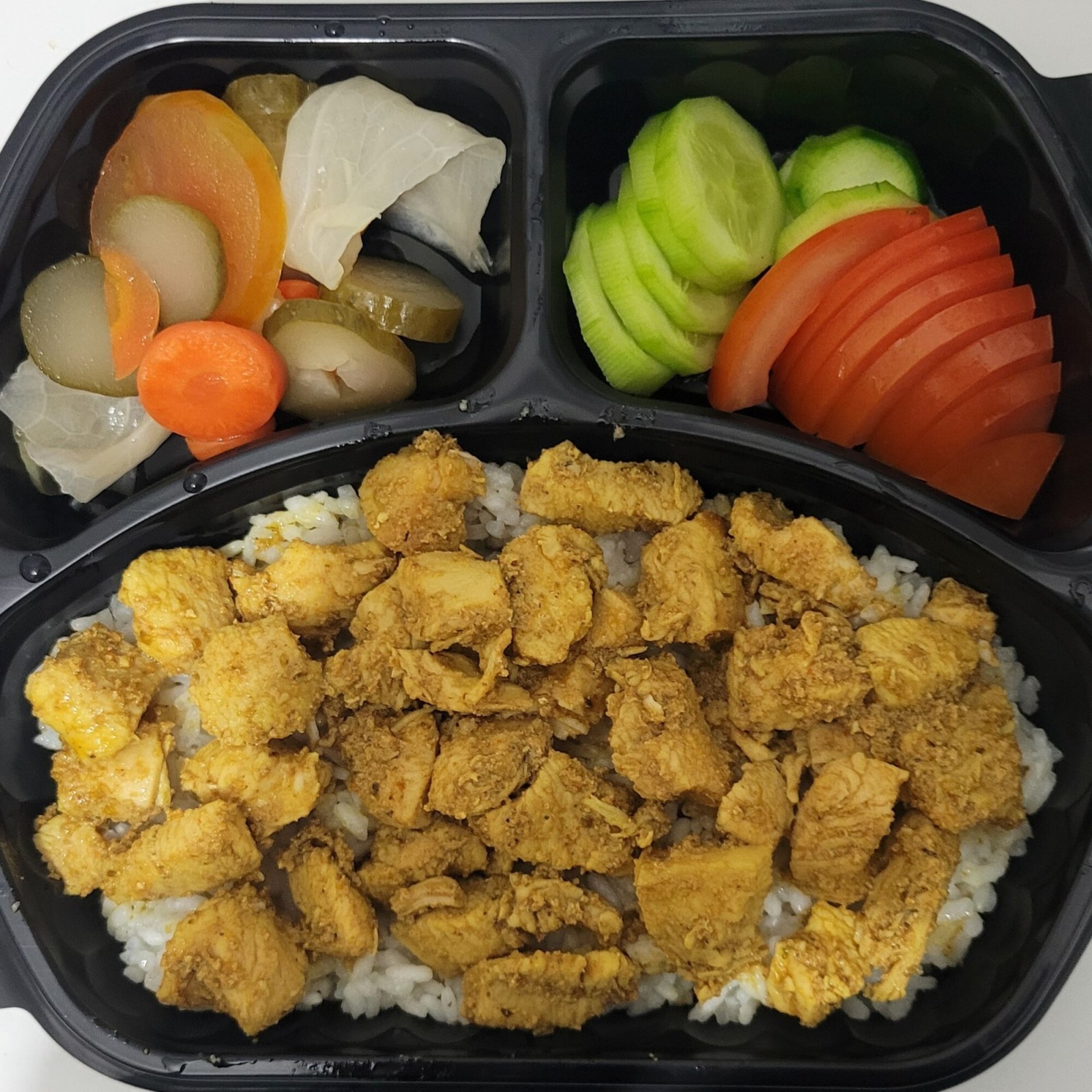 Pilav Üstü Köri Soslu Tavuk +Kola + tatlı