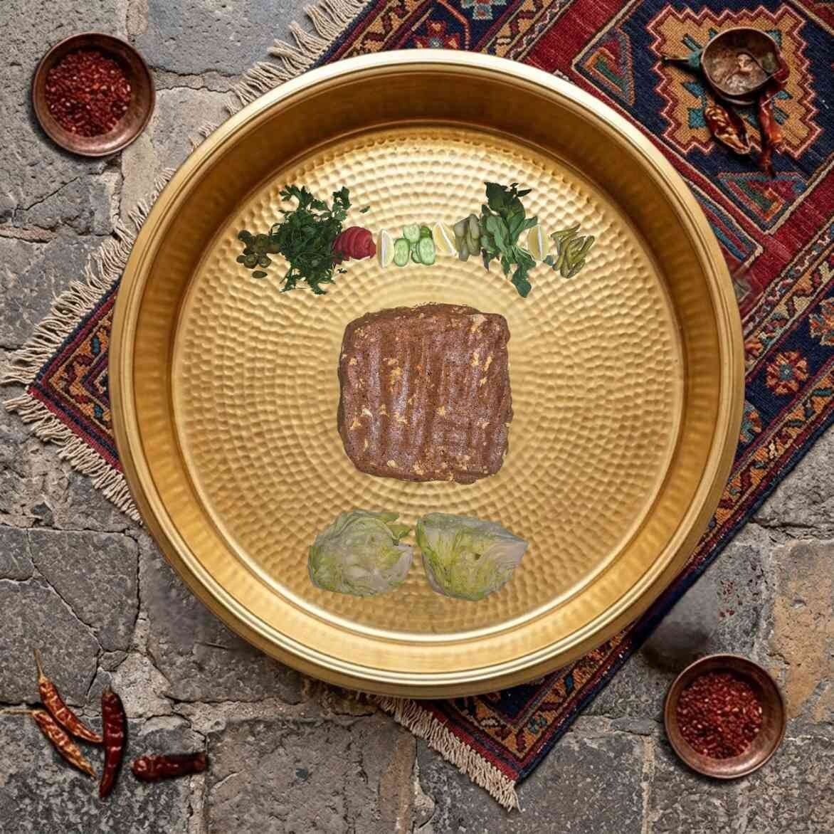 Yarım Leğen Yumurtalı Çiğköfte Menüsü (500 g) [5 Lavaş & Bol Garnitürlü]