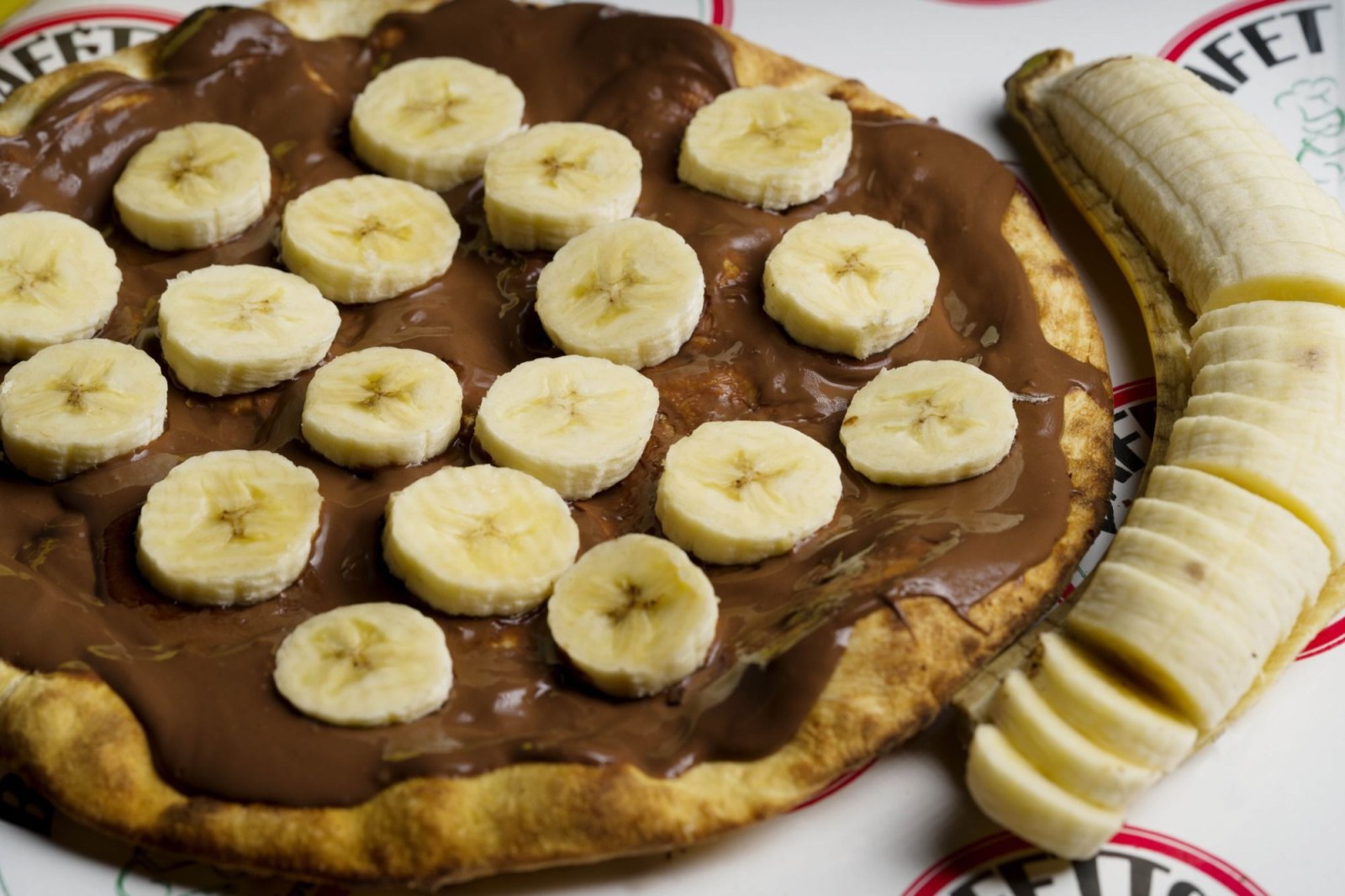 Nutellalı Muzlu Mini Pizza