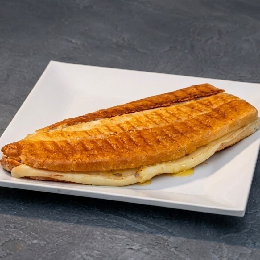 3/4 Ekmek Arası Kaşarlı Tost