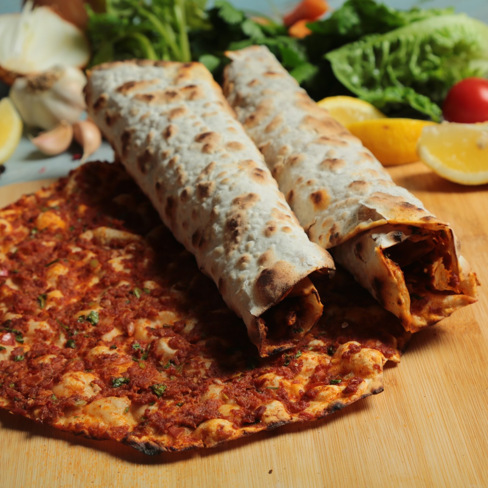 5 Lahmacun + 2 Tatlı + 2 Ayranlı Menü
