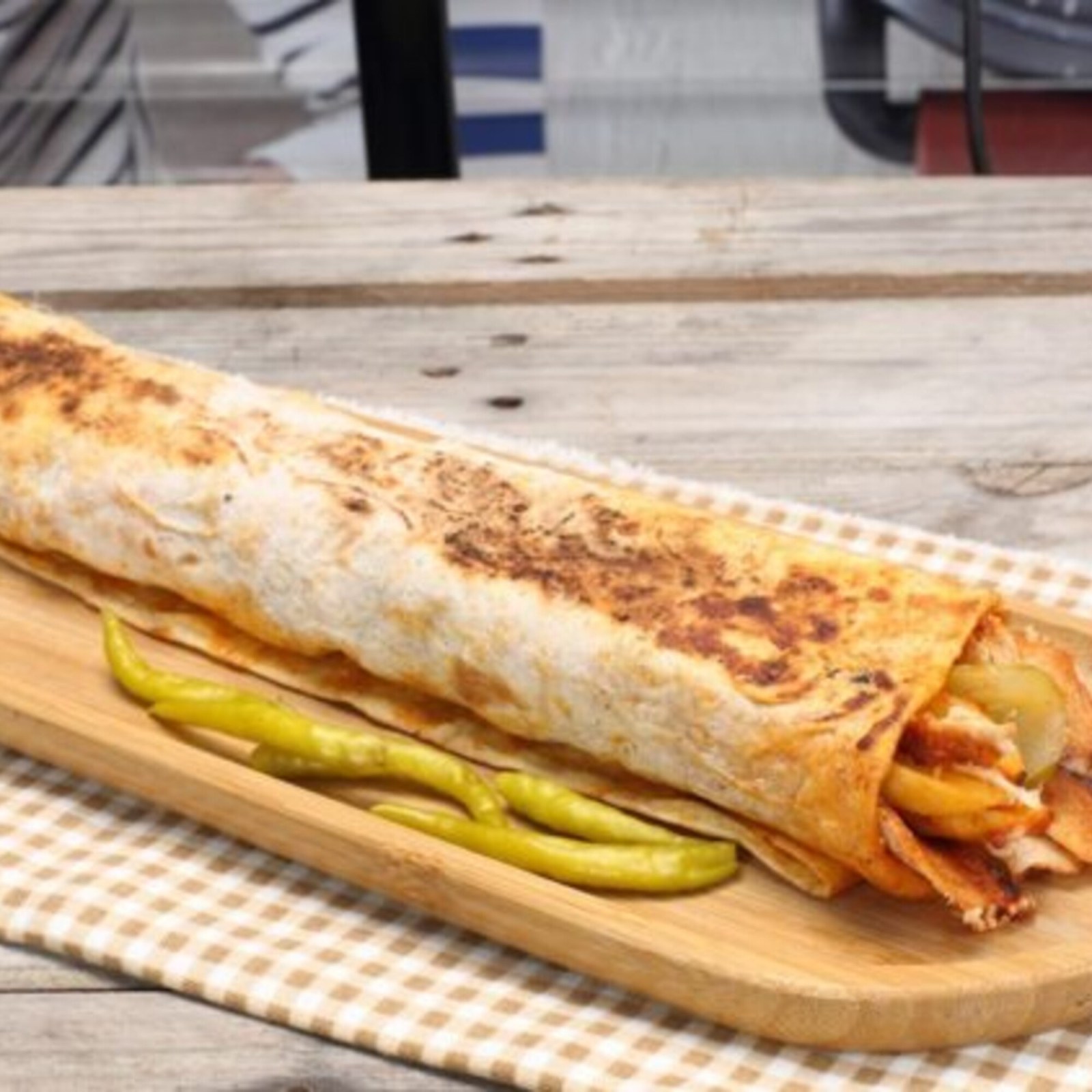 Mega Antakya Usulü Ekşili Tavuk Döner Dürüm (150 gr.)